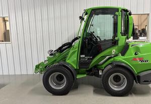 Chargeuse sur pneus 760i économique avec moteur diesel EPA - Product Image 6