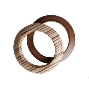 Bracelets en bois écologiques fabriqués avec des matériaux naturels pour les amateurs de mode durable, fabriqués par Apex Align - Product Image 2