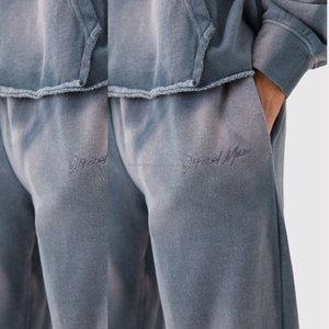 Mono Riders Conjunto de Sudadera con Capucha y Pantalones de Chándal Acampanados, Personalizado con Cremallera, Lavado Ácido, Parches y Bordados con Efecto Desgastado - Product Image 5