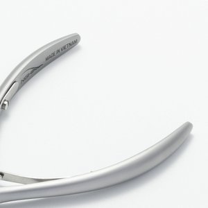 Instruments de beauté couleur grise passivation plaqué acier inoxydable Nghia pinces à cuticules professionnelles OEM disponible CL.205 - Product Image 6