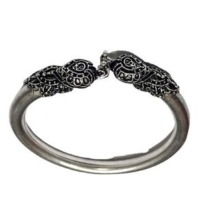 Bracelets de manchette en laiton oxydés pour dames Fabricant indien Prix d'exportation Bijoux élégants - Product Image 1