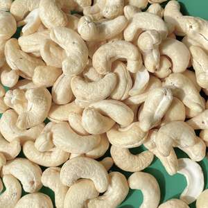 Offre Spéciale Noix de cajou brutes du Vietnam Noix de cajou brutes W180 Prix Noix de cajou entières Emballage de marque privée disponible - Product Image 1