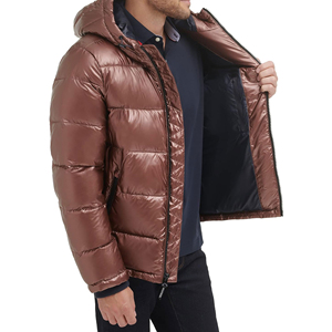 Chaqueta acolchada elegante informal para hombre para otoño e invierno suave y cálida con cuello levantado, cierre de cremallera ligero para clima frío - Product Image 3