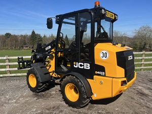 รถตักขนาดกะทัดรัด JCB 403 PLUS สินค้าใหม่ - Product Image 6