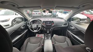 JEEP CHEROKEE Latitude Sport Utility 4D automatique 2019 - Product Image 5