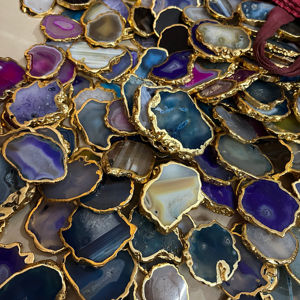 Haute qualité doré bord Agate tranche artisanat naturel porte-clés support pour téléphone caboteur mode tendance vacances cadeau cristal décorations - Product Image 4