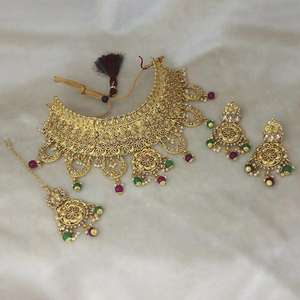 Collier ras du cou Kriaa Brown Austrian Stone serti de bijoux fins en plaqué or Maang Tikka 1113505C - Product Image 1