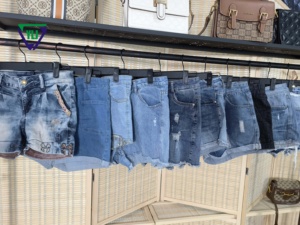 All'ingrosso della seconda mano della ragazza calda tre quarti delle signore <span class=keywords><strong>Mini</strong></span> Jeans di moda estiva <span class=keywords><strong>vestiti</strong></span> usati per le donne - Product Image 2