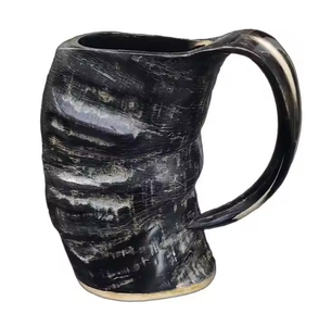 Tasse en corne de Viking naturelle faite à la main en forme de cercle avec finition miroir rustique poli Meilleure qualité fabriquée Tasse en corne artisanale - Product Image 2