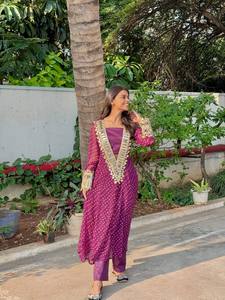 งานปาร์ตี้บอลลีวูดและปากีสถานสำหรับผู้ใหญ่เสื้อเบลาส์จากดีไซเนอร์ชั้นนำพร้อมสวมใส่ - Product Image 2