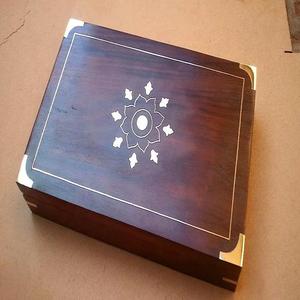 กล่องบรรจุภัณฑ์ของขวัญแต่งงานทำด้วยมือแบบโบราณกล่องของขวัญไม้หรูหราพร้อมโลโก้โลหะที่กำหนดเองกล่องช็อคโกแลตสไตล์โมร็อกโก - Product Image 2