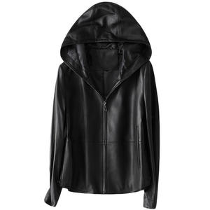 Blouson de moto en cuir véritable pour femme avec capuche, rembourrage en coton, broderie, design décontracté et personnalisé - Product Image 5