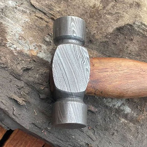 Martillo de acero de Damasco de lujo, herramienta artesanal hecha a mano con mango de madera para proyectos de carpintería y talleres creativos - Product Image 3