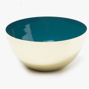 Bol en métal doré de forme unique résistant à la chaleur pour fête à usage décoratif avec des collations de fruits et noix - Product Image 3