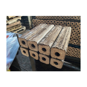 Vente de qualité supérieure sur des briquettes de charbon de bois dur malaisiennes authentiques-100% naturelles et fabriquées à la machine par les meilleurs exportateurs - Product Image 1