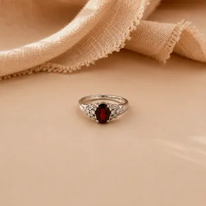 Anillo Vintage de Filigrana con Granate - Chapado en Oro Rosa de 18K, Corte Princesa, Joyería Romántica y Moderna - Product Image 2