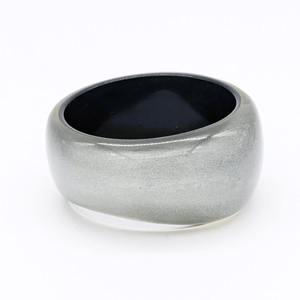 Nouveau design Bijoux en résine stylés pour femmes et filles Bracelets en résine colorés Bracelets à breloques avec motifs spéciaux - Product Image 1