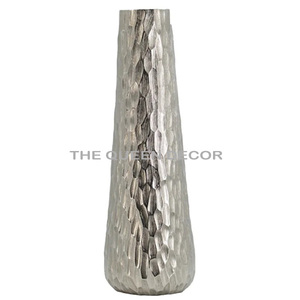 Greatest Quality Aluminum Silver Color Flower <b>Vase</b> New Looking Design Custom Shape Flower <b>Vase</b> at Wholesaler Prices - Product Image 1