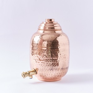 Grand distributeur d'eau en cuivre imprimé Beau et pratique pour un usage familial Distributeur unique de stockage d'eau en cuivre imprimé - Product Image 3