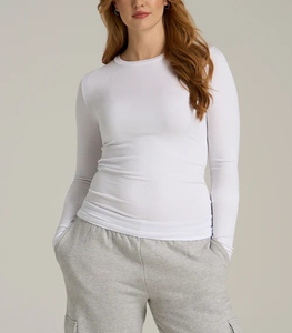 T-shirt à manches longues ajusté à col rond et à longueur de hanche pour femmes, qualité supérieure, 100% coton, 180 GSM, logo personnalisé, option multicolore - Product Image 1