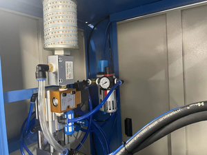 เครื่องเป่าขวด2000bph กึ่งอัตโนมัติ4ช่องพร้อมระบบโหลดอัตโนมัติแบบ Preform - Product Image 5