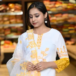 Ropa Étnica Moderna, Salwar Kameez Elegante, Ropa Étnica para Mujer, Conjuntos de Kurti con Diseño Casual y Elegante, Venta al Por Mayor - Product Image 1