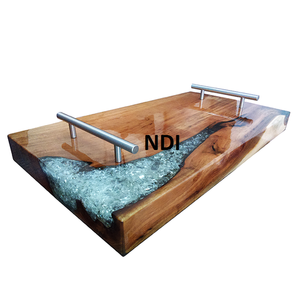 Plateau de service en résine moderne noir et doré fait à la main, à fort potentiel de vente, avec un design personnalisable pour la décoration de la maison et le service de nourriture/de boissons - Product Image 5