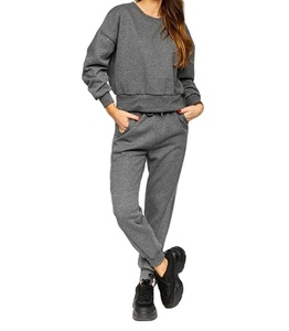 Ensemble de survêtement deux pièces pour femme, tissu doux, tenue de sport confortable, style streetwear décontracté et vente en ligne - Product Image 1