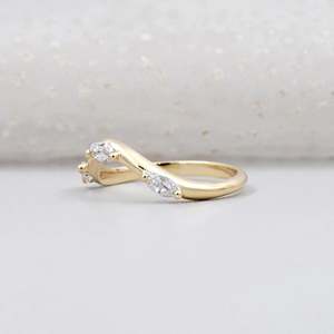 Bague de mariage en diamant de laboratoire taille marquise 0,33 carats couleur EF clarté VS design incurvé certifiée IGI pour femme - Product Image 3