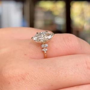 Anillo de Diamante Moissanita de Oro de 10K Exquisito, Superventas, para Compromiso o Fiesta, Disponible para la Venta desde India - Product Image 6