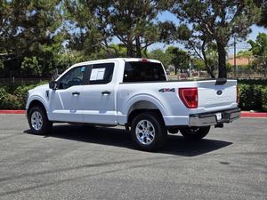 F-150 XLT SuperCrew Automatique AWD 2023 d'occasion, conduite à gauche, intérieur foncé, régulateur de vitesse adaptatif, sièges en tissu R18, phares à LED - Product Image 4