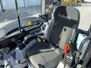 ENVÍO GRATUITO Excavadora KUBOTA U55-4 MIDI con Certificación EPA y CE, Cilindro Hidráulico Auxiliar, Cuchilla de Retroexcavación de 4 Vías, Cabina Cerrada, PLC de Engranajes - Product Image 2