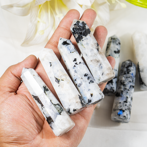 ขายส่งหินมูนสโตนสีรุ้งทรงหอคอย ขัดเงา คริสตัลบำบัดธรรมชาติ สำหรับการทำสมาธิและตกแต่ง ในราคาขายส่ง - Product Image 2