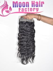 Nouveau produit : Cheveux humains indiens en gros directement de l'usine – Closure ondulée, soyeuse, douce, brillante, aspect naturel, texture forte, en vente. - Product Image 6