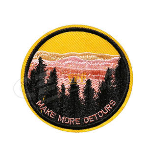 Badge brodé personnalisé à prix bas pour accessoires de vêtements - Product Image 1