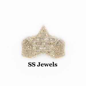 แหวนมอยส์ซาไนต์ทรงดาว VVS1 ประดับเพชรเต็มวง สไตล์ฮิปฮอปสำหรับผู้ชาย ทรงบาแกตต์ขนาดใหญ่ ของขวัญสั่งทำพิเศษสำหรับเขา เงินแท้ 925 ชุบโรเดียม - Product Image 1