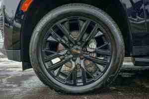 GMC Yukon XL Denali 2024 Usado en Buen Estado, Sin Deterioros, Bajo Costo, SUV Deportivo con Techo Solar Automático - Product Image 2