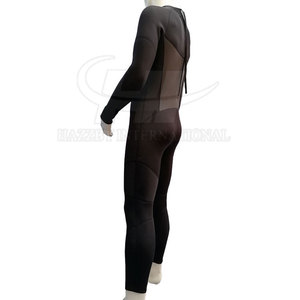 Maillot de bain durable pour hommes, en matière douce et extensible, parfait pour les longues séances de natation et les activités de plage - Product Image 5