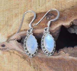 Boucles d'oreilles artisanales en argent style bohème, bijoux en argent sterling 925 avec pierre de lune, boucles d'oreilles tendance pour femmes - Product Image 4