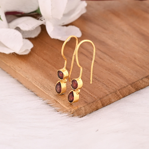 Boucles d'oreilles pendantes minimalistes faites à la main en argent sterling 925 avec grenat du Mozambique pour femmes, boucles d'oreilles légères, bijoux de déclaration, cadeau - Product Image 4