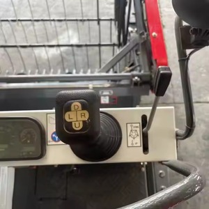 Petite moissonneuse-batteuse agricole pour céréales Blé Riz Maïs Ail Cacahuète Pomme de terre Coton Olive avec moteur - Product Image 4