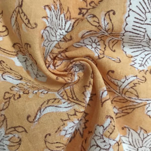 Tissu en coton imprimé à la main à motifs floraux moutarde, textile artisanal indien traditionnel pour vêtements et ameublement - Product Image 1