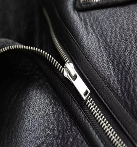 Chaqueta de Cuero para Hombre, Hecha a Mano con Cuero Vacuno Genuino, Fabricada en Sialkot, Pakistán, MOQ Bajo, Chaquetas de Cuero para Hombre de Alta Calidad - Product Image 6