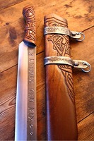 Couteau de chef viking fait main, lame en acier inoxydable, ambidextre, écologique, avec manche en bois gravé artisanal, étui en cuir