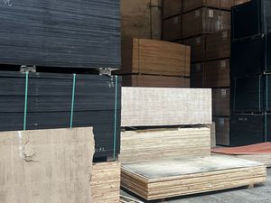 Meilleur prix 4x8 contreplaqué 12/14/16/18mm épaisseur mélamine placage panneau Surface pin noyau Film-face meubles utiliser E0 formaldéhyde - Product Image 6