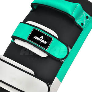 โล่เตะโฟมหนาเพื่อความแม่นยำในการเตะและป้องกันในระหว่างการฝึกซ้อมด้วยพื้นผิวที่อ่อนนุ่มและขอบเสริม - Product Image 3