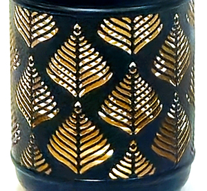 Linterna de vela de hierro vintage-Soporte de linterna de metal con patrón de hojas decorativas con mango Decoración para el hogar para mesa Interior-Exterior - Product Image 4