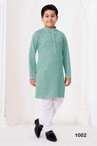 Nouvelle collection de kurtis pour enfants en rayonne lourde avec broderie chikankari pour la vente en gros - Product Image 3