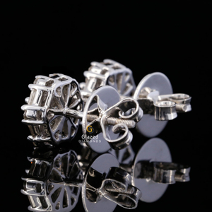 Bonitos pendientes de tuerca helados con diamantes redondos brillantes y moissanita de corte Baguette en oro sólido de 10kt para mujer - Product Image 5