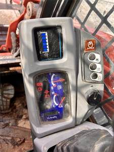 Kubota-Cargador compacto de orugas, con rendimiento robusto y comodidad para los componentes principales del operador, incluye bomba de motor - Product Image 6